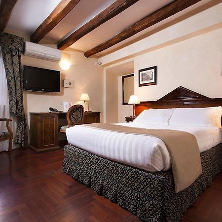 Hotel Teatro Pace Roma Ngoại thất bức ảnh